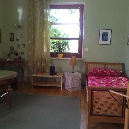 Messezimmer Naehe Zentrum Colonia Exterior foto